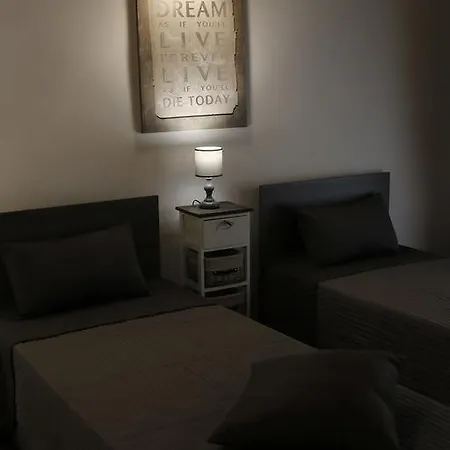 Le Dimore Di San Domenico Affittacamere Apartamento *